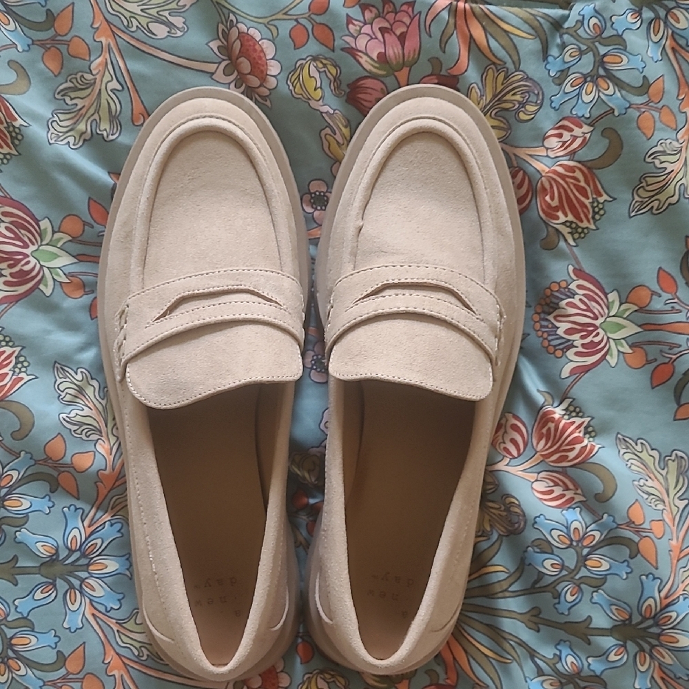 Women's Cream Loafers
